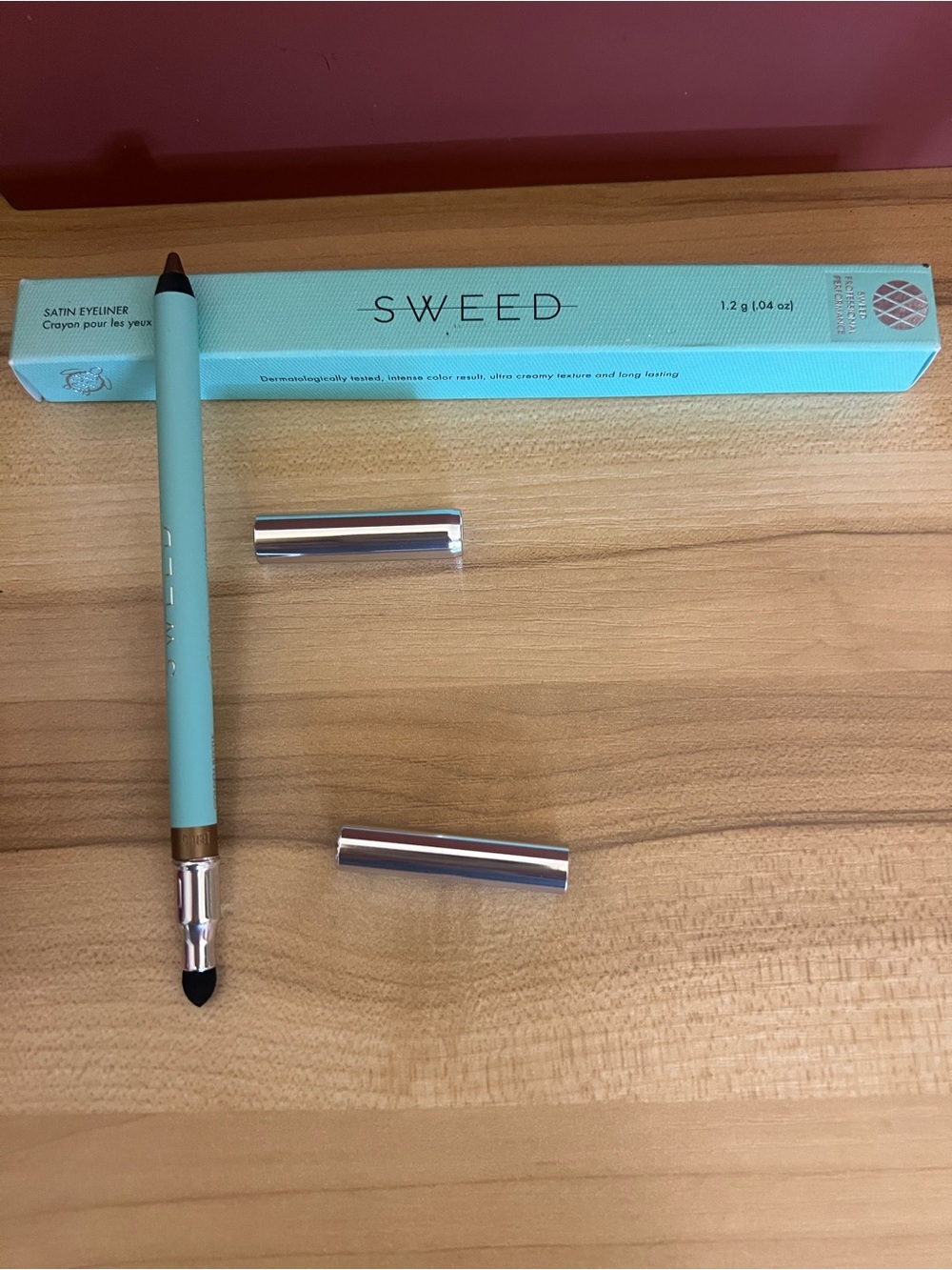 NIB SWEED SATIN EYELINER. GOLDEN BEETLE